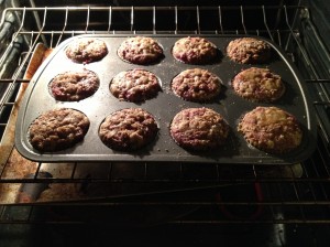 Post-Thanksgiving Cranberry Sauce Muffins (12)